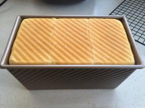 烤箱预热上下火180度，烤40分钟