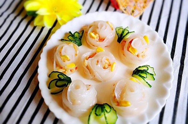 玫瑰鲜虾饺