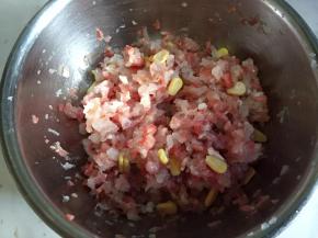 放调味料拌匀。