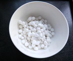 准备汤圆，这是我在超市买的思念小汤圆，友友也可以自己做汤圆。