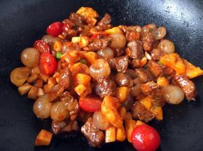 迅速翻炒均匀即可。