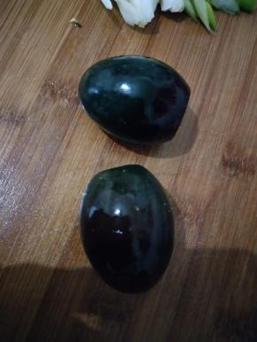 去掉松花蛋的皮