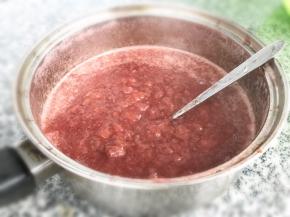 自己做的没有添加剂，颜色看起来没有买的那么鲜艳