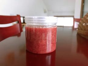 趁热装入无油无水可密封瓶中，凉后移冰箱冷藏，每次吃时用无水无油的勺子取