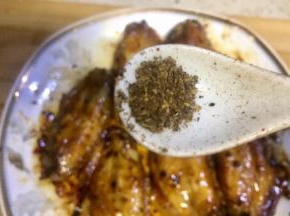 现在再撒点花椒面