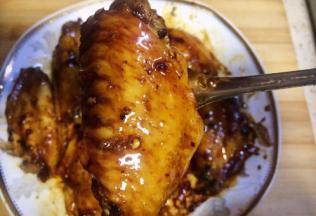 时间到了，鸡翅已经非常上色了