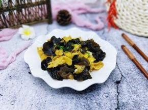 盛出装盘。撒上葱花。