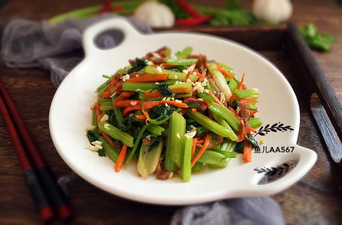 芹菜胡萝卜炒肉丝