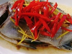 铺上红椒