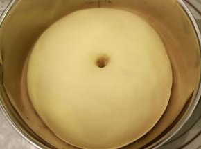 面团发酵至2倍大