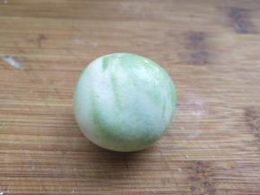 虎口收拢并搓圆