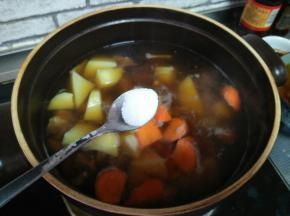 烧开转小火煮50分钟