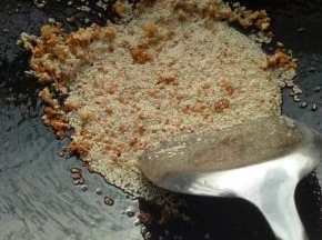 加上芝麻搅拌