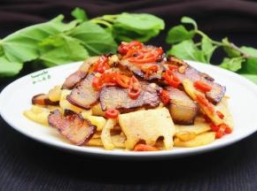 香辣可口的笋炒腊肉就好了