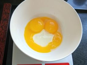 加炼乳。