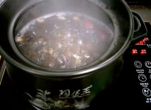 盖上锅盖，让他煮个两个钟头，开花了