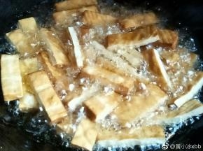 霹雳啪嚓的炸