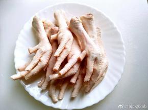 洗干净剪掉指甲的鸡脚