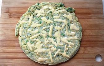 倒在案板上切成自己喜欢的大小