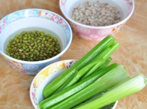 原料都清洗干净。