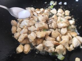 放入少许的盐。