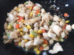 再次翻炒均匀即可。