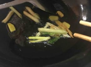 葱变色捞出
