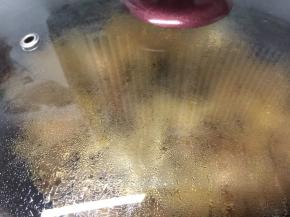 盖上锅盖焖1分钟即可