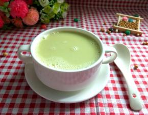 倒入杯中，拍照，可以美美的享用了。