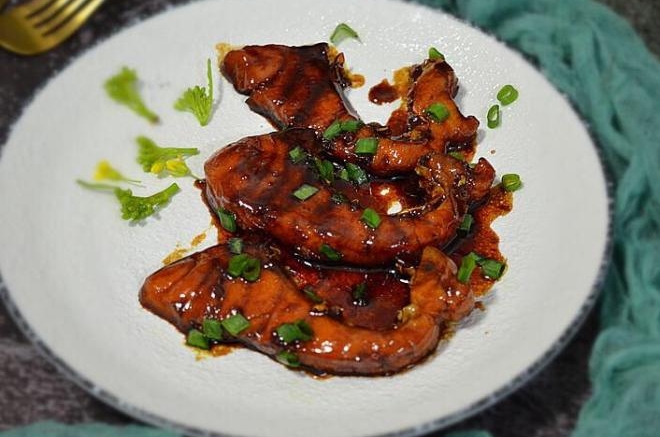 海豚糖醋脆肉鲩鱼腩