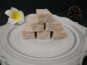 草莓椰蓉牛奶豆腐。