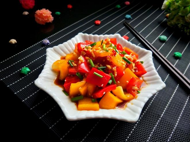 色彩缤纷  凉拌彩椒