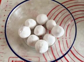 6.	包好后准备煮，