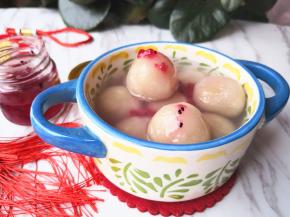 8.	吃的时候加入火龙果果酱，这样味道更好哦。