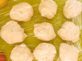 将主面团分成8等份