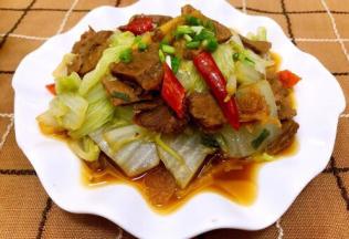 出锅装盘，撒上葱花