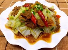 出锅装盘，撒上葱花