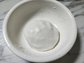 再揉成面团。