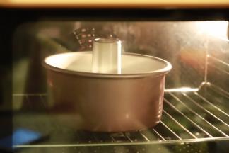 烤箱预热160度，上下火中下层50分钟