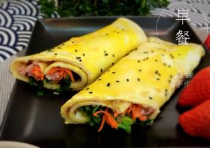 出锅，切成任意喜欢的形状。搭配一碗粥或豆浆，营养快手早餐完成啦