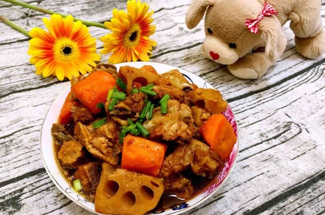 莲藕胡萝卜炖排骨