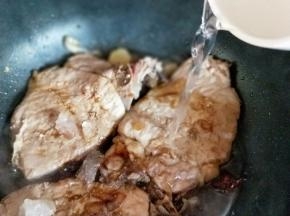 加入开水，没过大排即可。