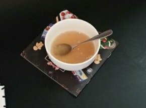 盐，鸡粉，葱姜水，淀粉拌匀，做碗汁备用。