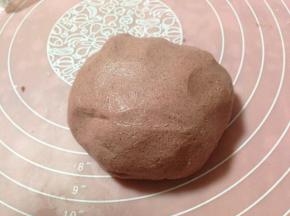 揉成一个非常柔软但不黏手的面团