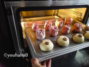 面团放入蒸箱做二次醒发15分钟左右，放蒸锅里也是一样的醒发时间，当然是不能开火的