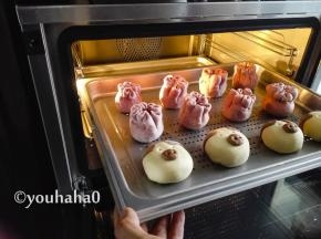 面团放入蒸箱做二次醒发15分钟左右，放蒸锅里也是一样的醒发时间，当然是不能开火的