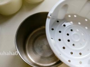 我用的这个滤网是某个破壁机自带的，大小和不锈钢的缸子差不多，纯属巧合的很合适