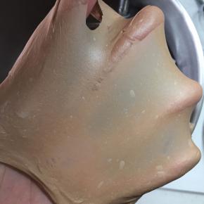 揉至能拉出有韧性的薄膜