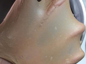 揉至能拉出有韧性的薄膜