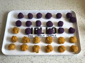 把馅分为5g一个，揉成小球